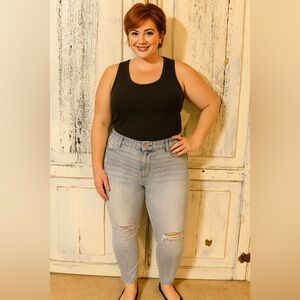 Wonderly
Women's High Rise Pull On Skinny Crop Jeans 18W